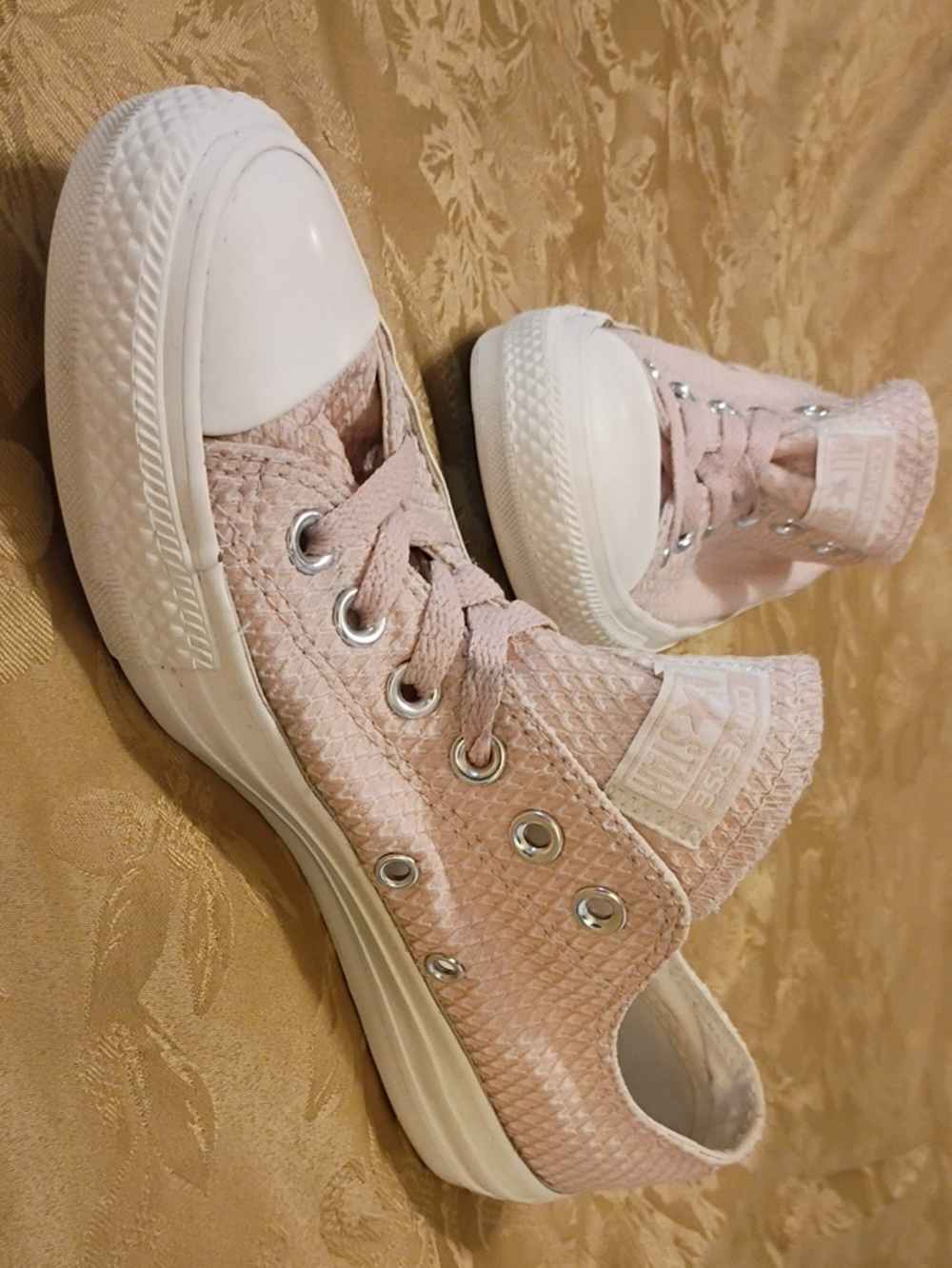 CONVERSE Blush Pink Low-Top Women's 7.0 Men's 5.0 Sneakers